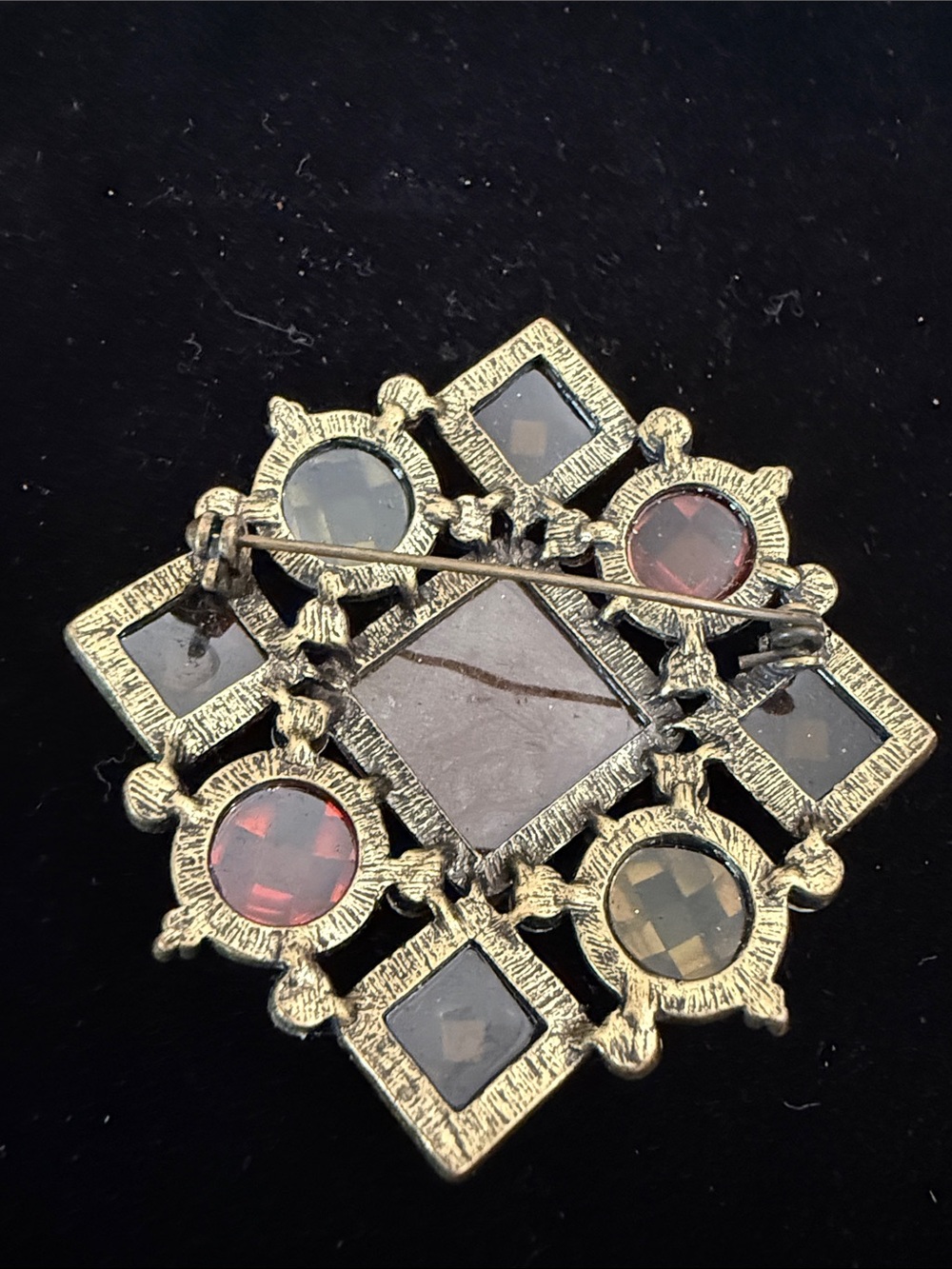 Vintage Art Deco Style Gold Tone Glass Stone Dimensional Pin Brooch - Picture 4 of 4